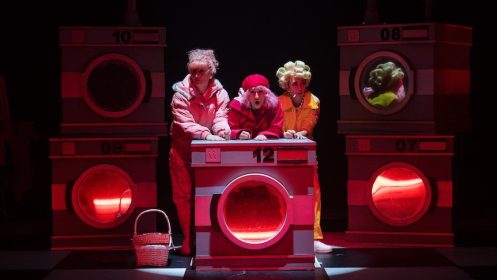 Obra "CAPERUCITA EN MANHATTAN". Festival Internacional de Teatro